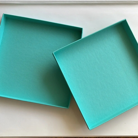 Tiffany & Co Gift Box - Picture 6 of 6